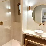 Anelsa Serranos 3 *