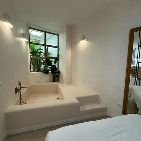 Anelsa Serranos 3 Apartman *